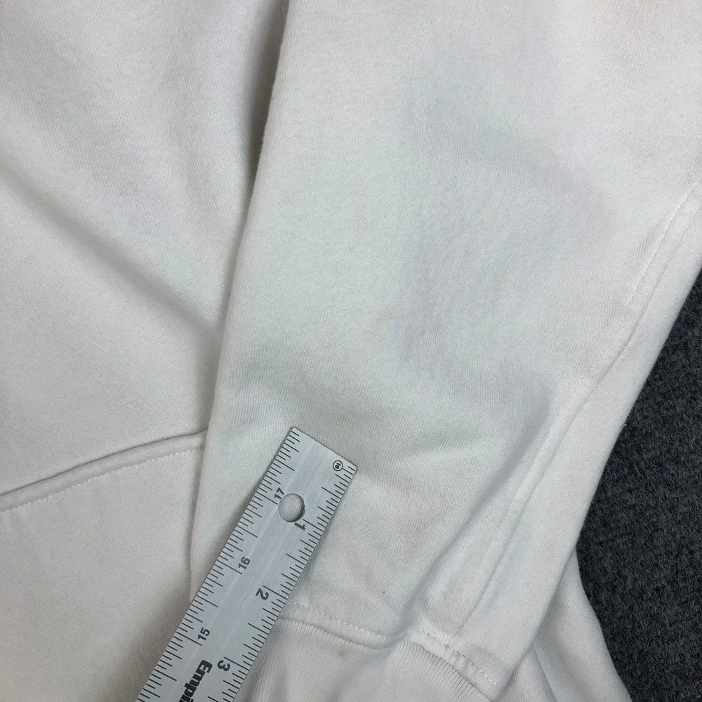 Levis spacious unit